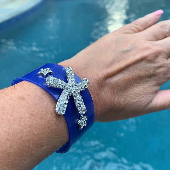 New High Fashion Star Fish Bracelet, Blue Vinyl - Picture 3 of 5